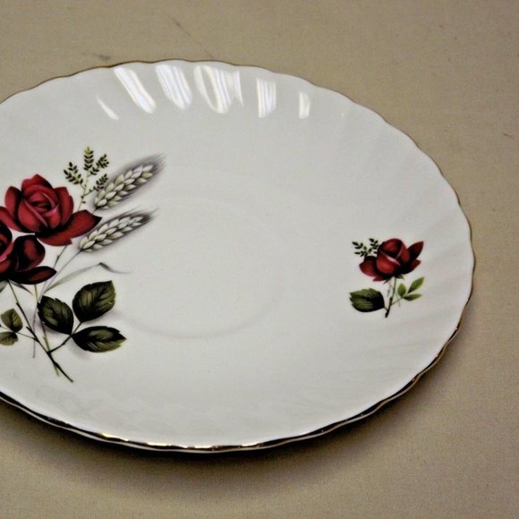 Royal Dover Bone China England Red Roses Pattern Tea Cup and Saucer - Picture 5 of 14